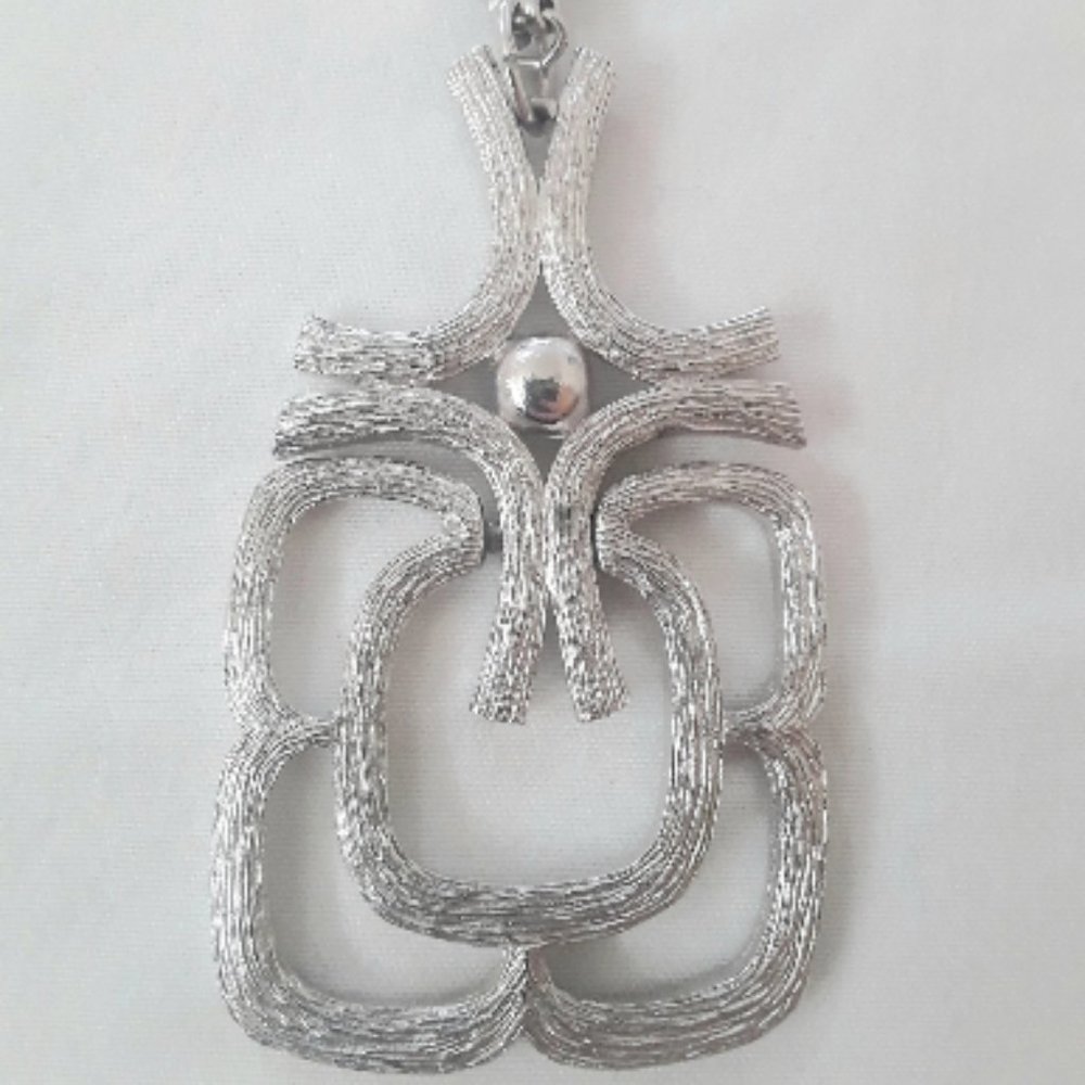 Vintage 70s Avon Necklace